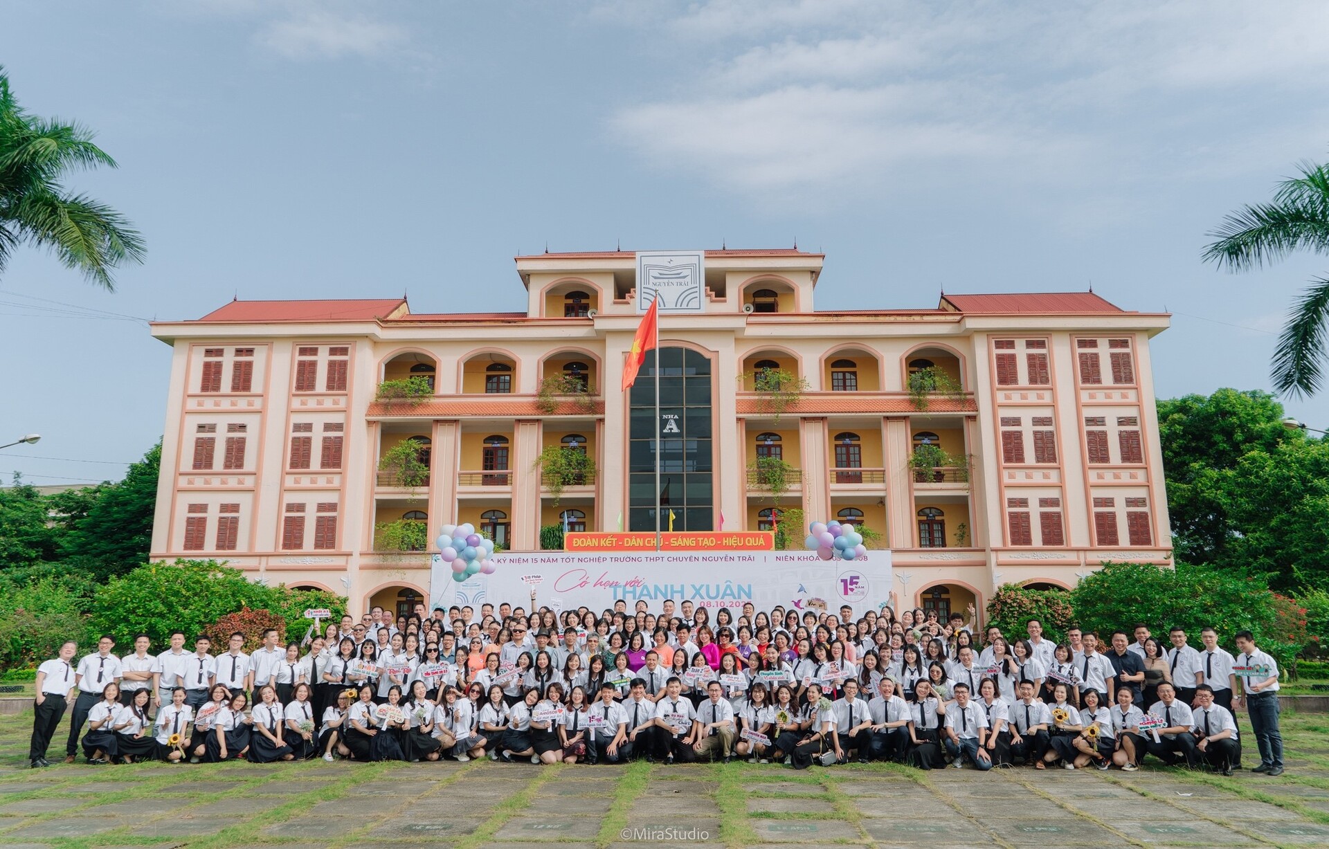 Hội khóa: “Có hẹn với thanh xuân” kỷ niệm 15 năm ra trường của cựu học sinh trường THPT Chuyên Nguyễn Trãi khóa 2005-2008